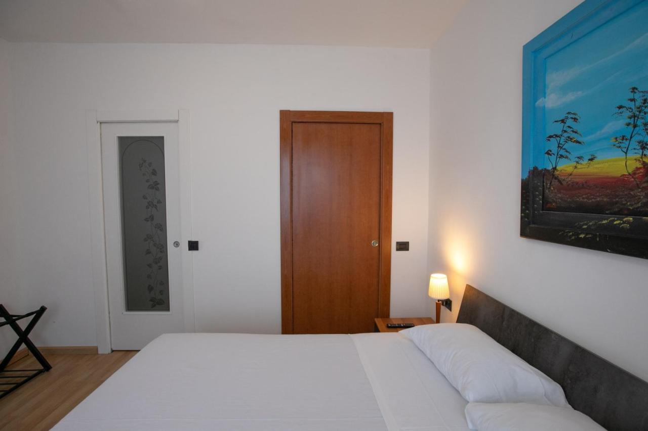 Mirea'S Rooms Ascoli Piceno Exterior foto