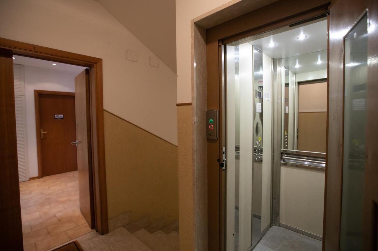 Mirea'S Rooms Ascoli Piceno Exterior foto